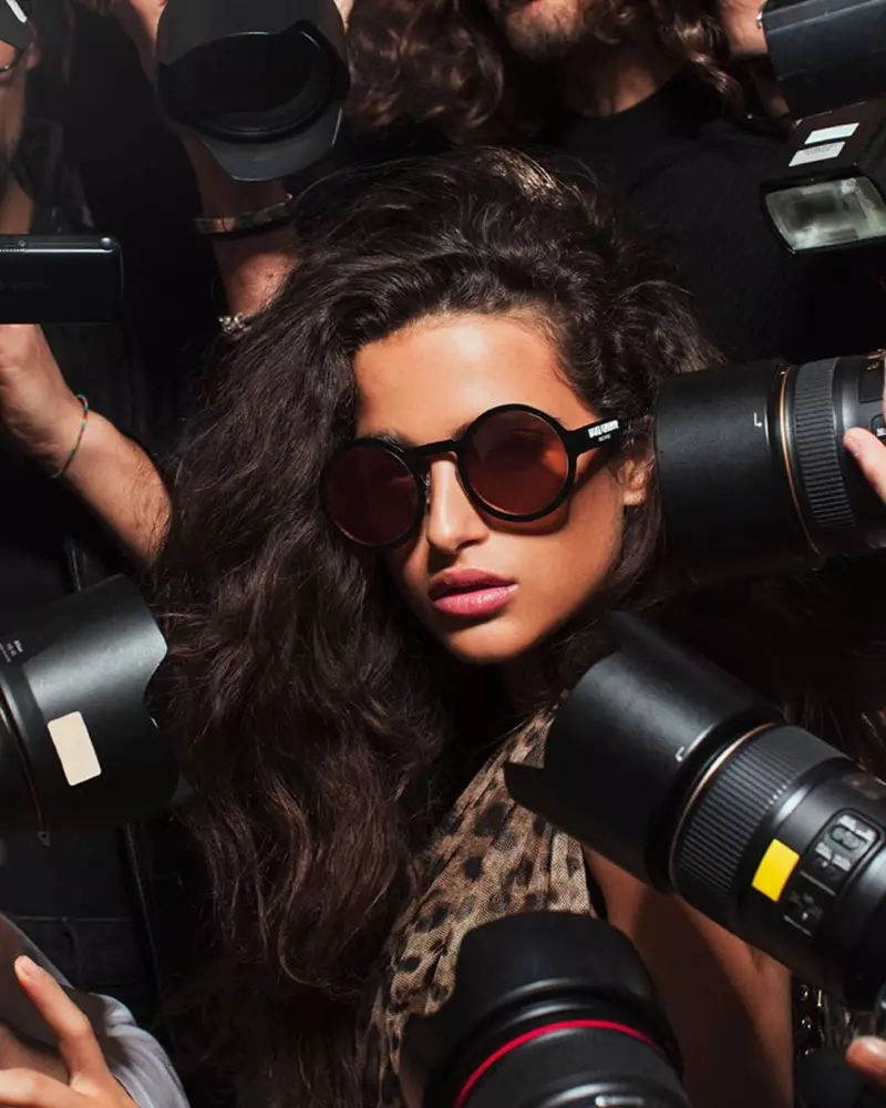 Dolce & Gabbanassa on paparazziteema #DGLogo Eyewear -kampanjassa
