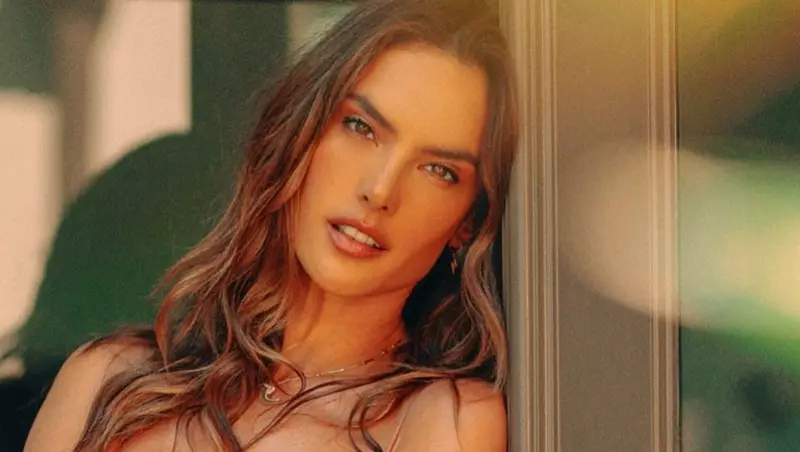 Alessandra Ambrosio Gal Floripa ລອຍນ້ຳລະດູຮ້ອນ 2020