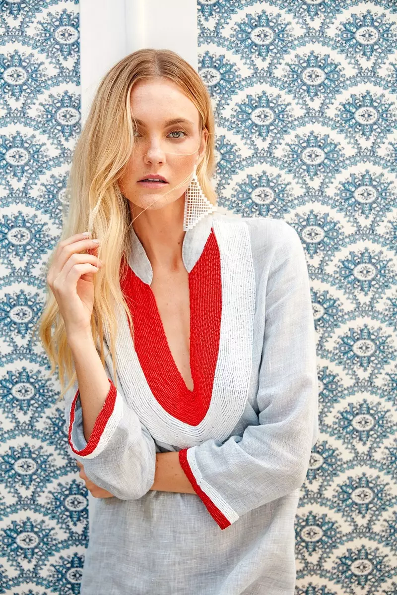 Caroline Trentini ji bo kampanyaya bihar-havîna 2018 Agua de Coco