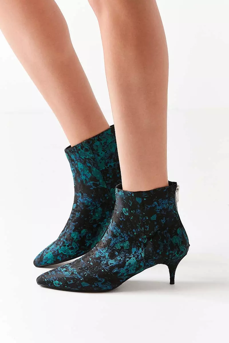 නාගරික ඇඳුම් පැළඳුම් Blair Jacquard Kitten Heel Ankle Boot $29.99 (පෙර $69)