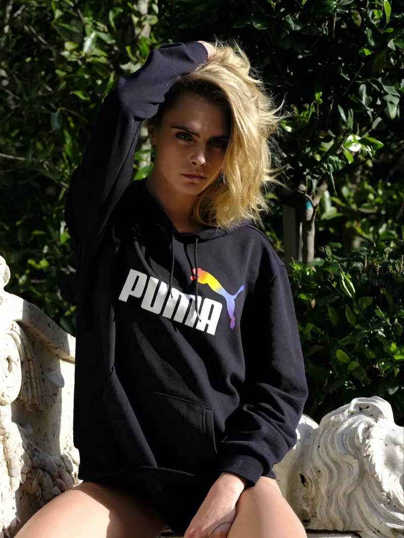 Cara Delevingne hraje v kampani PUMA Pride 2020.