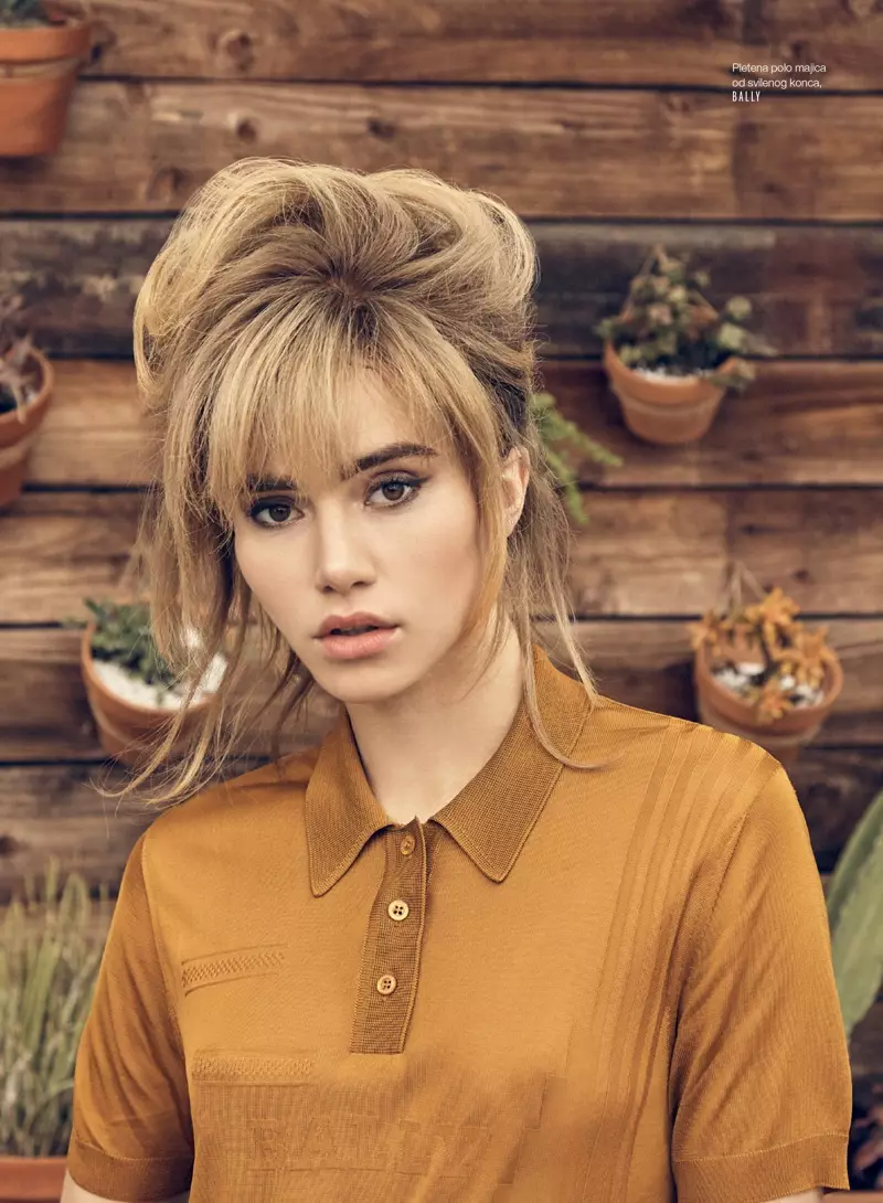 Suki Waterhouse duro ni Awọn aṣa Retiro fun ELLE Croatia