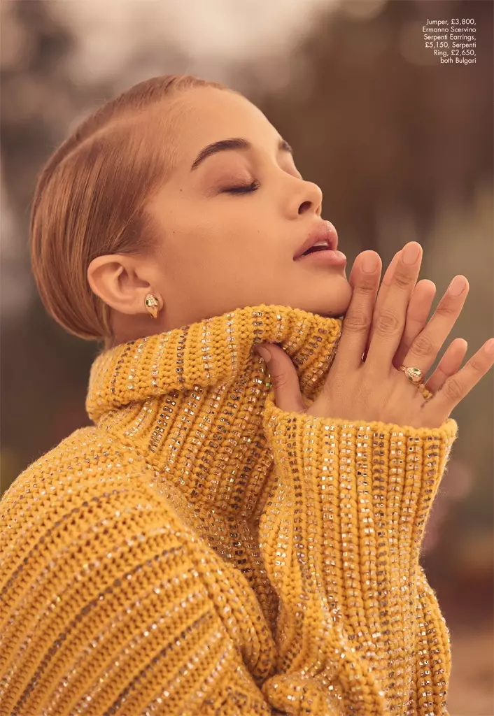 Jasmine Sanders သည် ဆောင်းဦးရာသီကို ကြိုဆိုသည် ။ ဖက်ရှင်