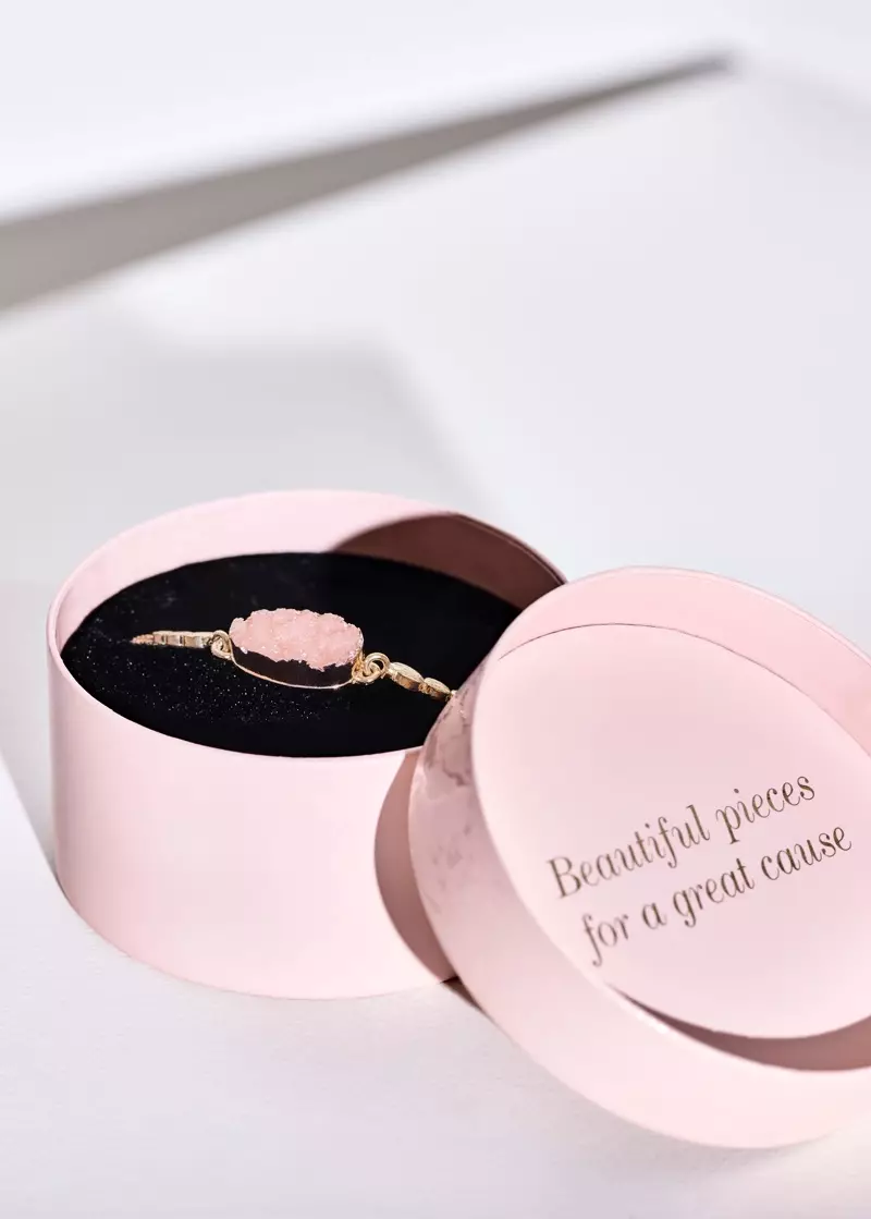 Todo o lucro da pulseira Lindex Pink será destinado à pesquisa do câncer