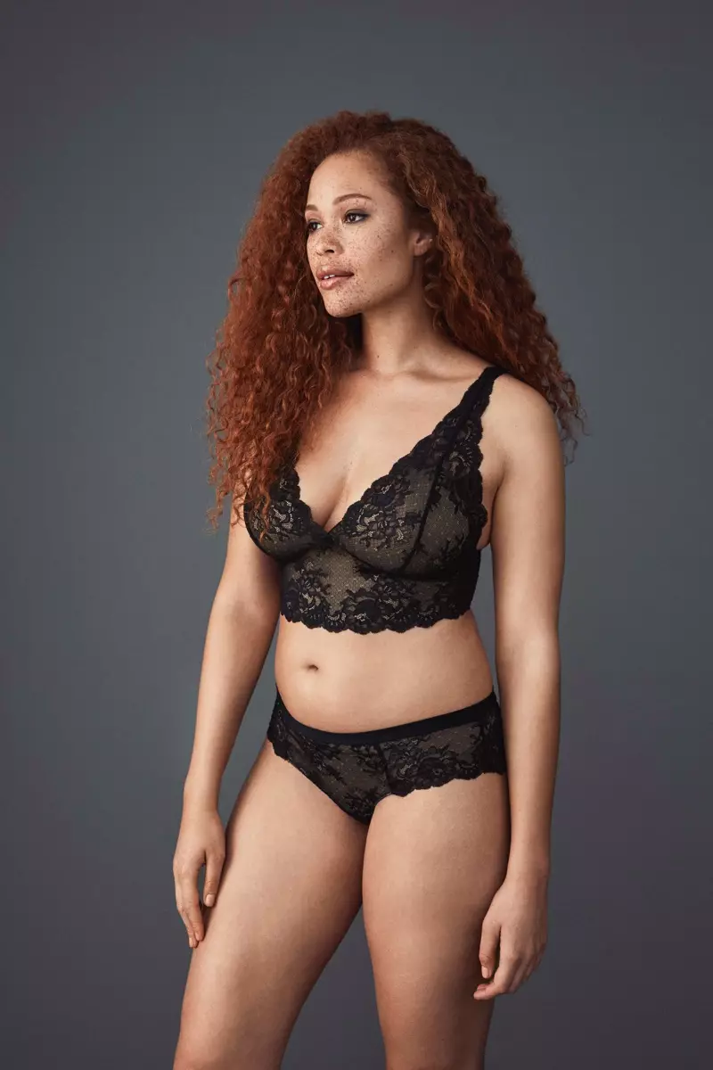 E koahetsoeng ka lace e ntšo, Sabina Karlsson fronts Lindex Pink Lingerie collection