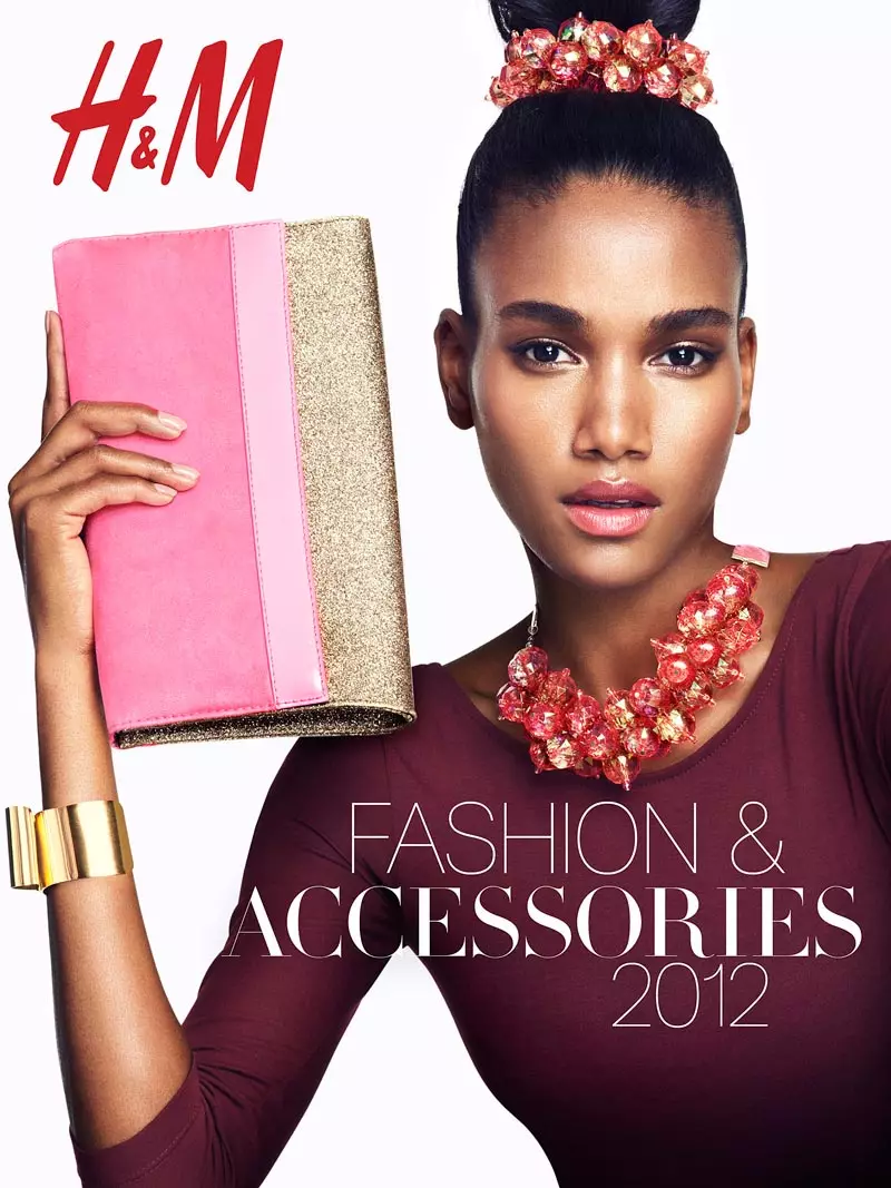 የጄሲካ ስታም እና አርሌኒስ ሶሳ ሞዴል የH&M የቅርብ ጊዜ መለዋወጫዎች