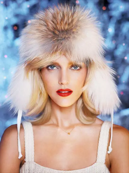 Anja Rubik Cozies up to Husband in Apart's Christmas 2013 Ads