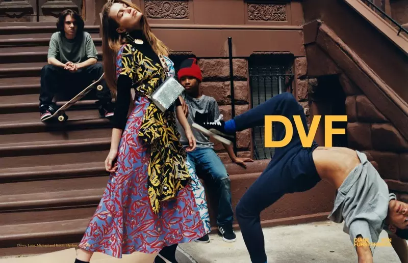 Jidadka New York ayaa soo ifbaxaya ololihii dayrta-jiilaalka 2017 Diane von Furstenberg