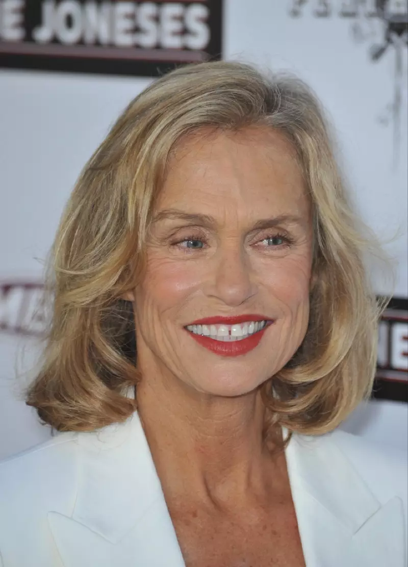 Lauren Hutton miwiti tren model untu gap. Rising kanggo fame ing 70s, kaendahan Amérika wis paling Vogue US isine, katon 26 kaping ing majalah lan duwe kontrak lucrative karo Revlon. Foto: Jaguar PS / Shutterstock.com