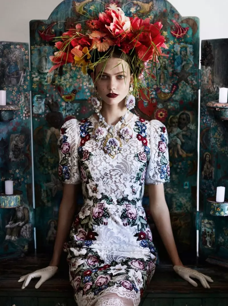 Karlie Kloss Pindhah menyang Brasil kanggo Vogue US Juli 2012, Lensa dening Mario Testino