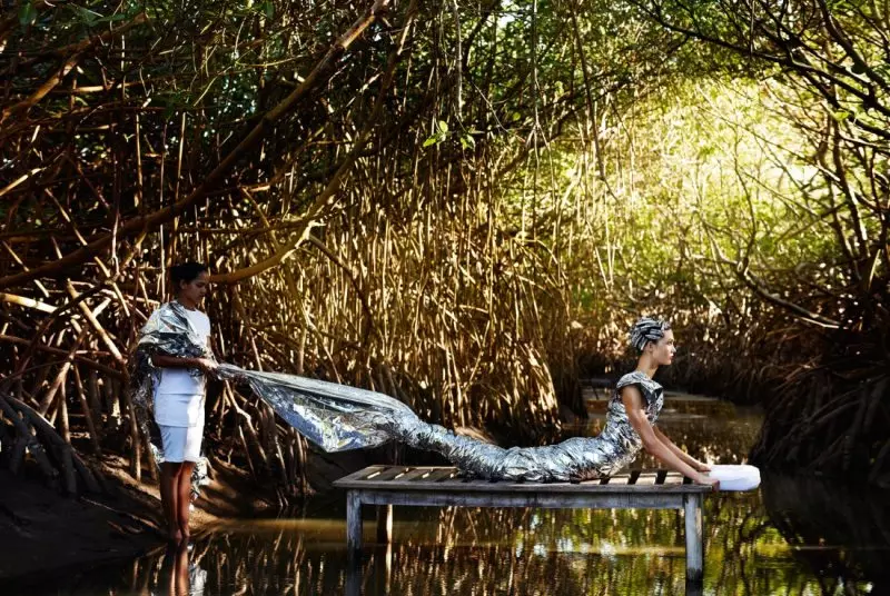 Karlie Kloss shkon në Brazil për Vogue SHBA korrik 2012, lente nga Mario Testino