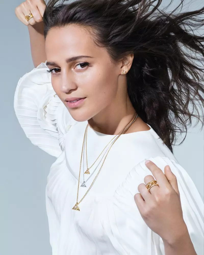 Louis Vuitton ແຕະ Alicia Vikander ສໍາລັບແຄມເປນເຄື່ອງປະດັບອັນດີງາມ LV Volt.