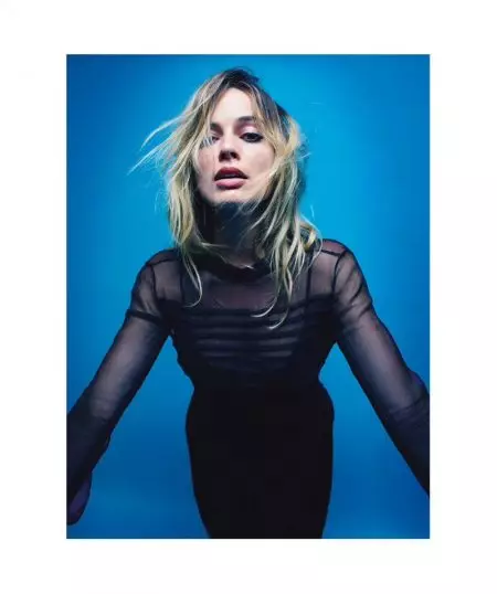 Margot Robbie poartă noile colecții pentru Vogue Australia