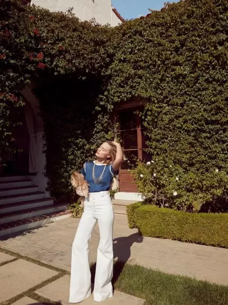 Margot Robbie Soaks Up the Sun í PORTER Magazine