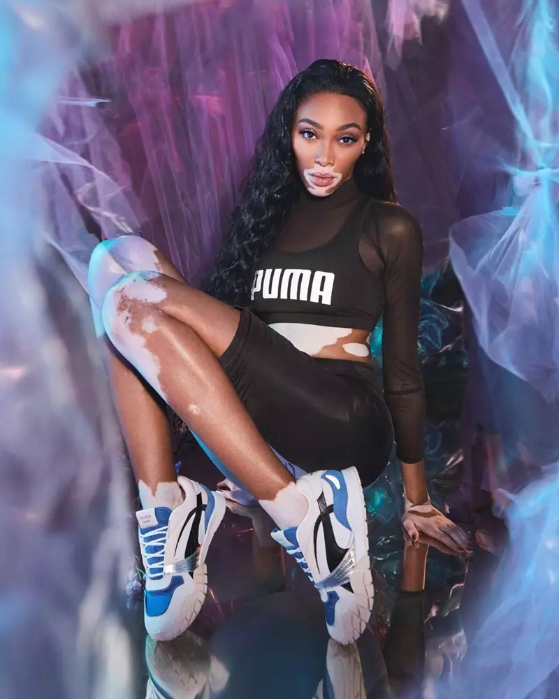 Winnie Harlow vaidina PUMA Kyron sportbačių kampaniją.