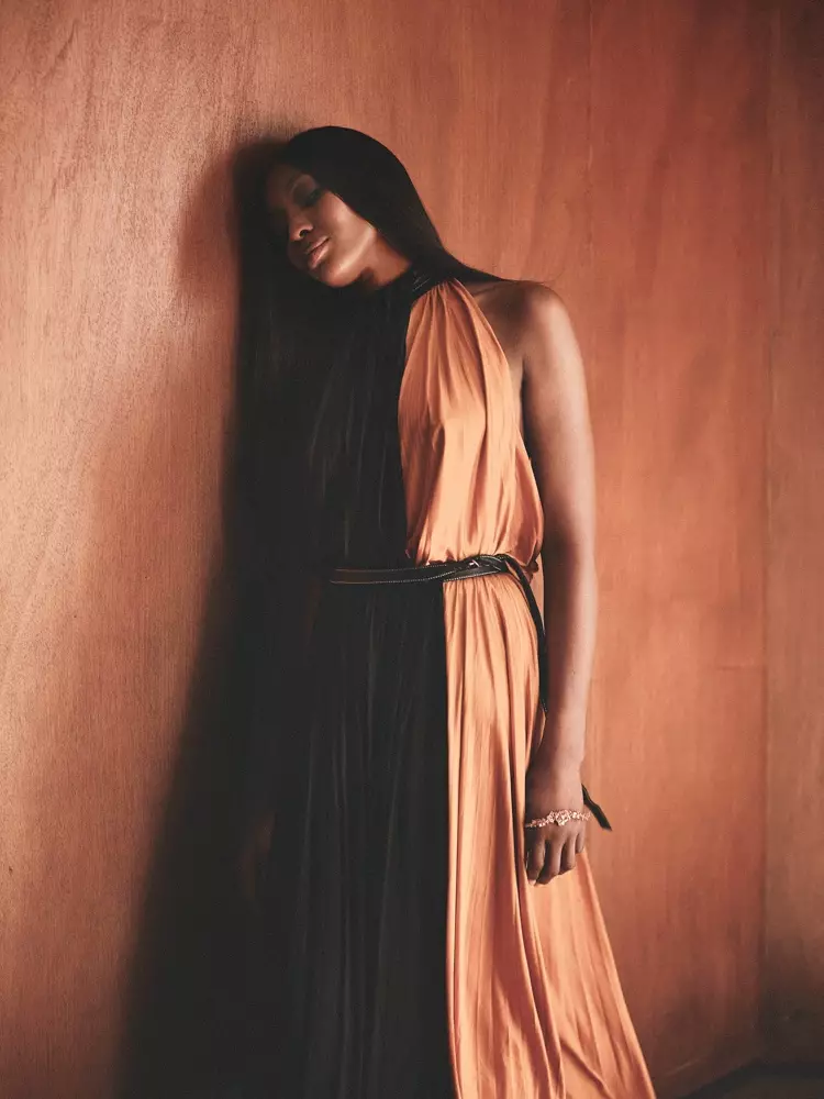 Naomi Campbell Grazzja l-Paġni tal-WSJ. Magazine