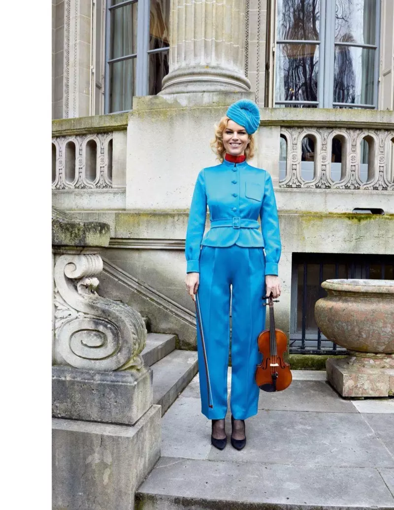 Eva Herzigova bën muzikë të ëmbël në stile elegante për Vogue Paris