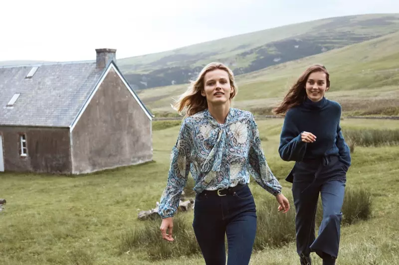 Эдита Вилькевичуте и Юлия Бергсхофф в рекламной кампании H&M x Morris & Co.