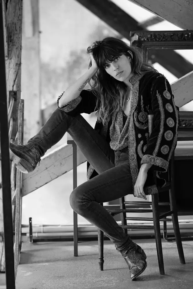 ଏରିକ୍ ଗୁଇଲେମେନଙ୍କ ଦ୍ S ାରା S Moda ପାଇଁ Lou Doillon ପ୍ରୟାସ ଶ Style ଳୀ ପିନ୍ଧନ୍ତି |