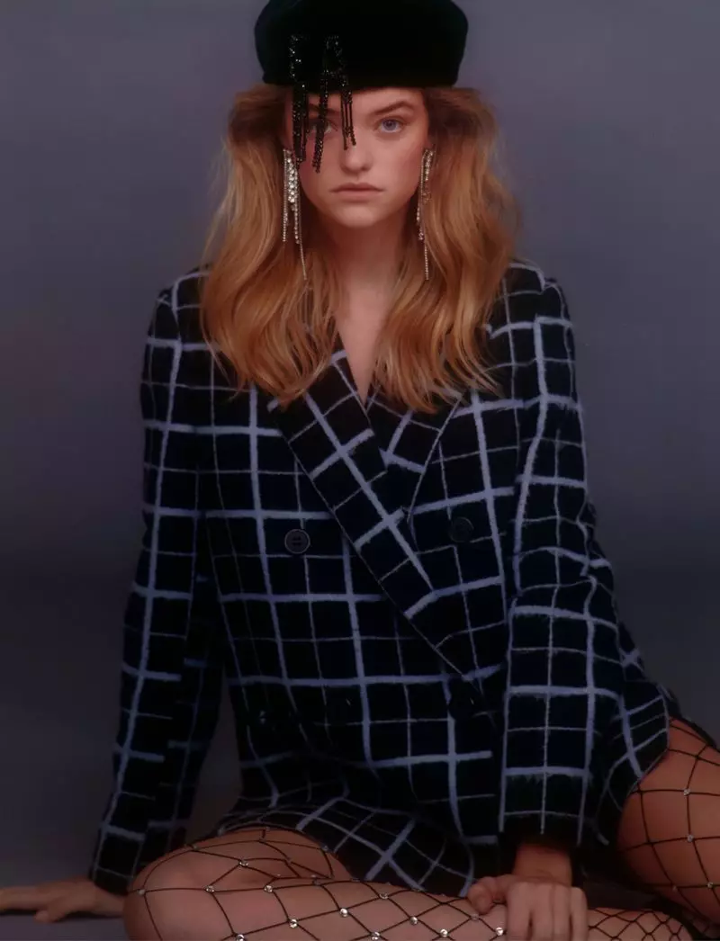 Willow Hand мадэлі заявы курткі для Wonderland Magazine