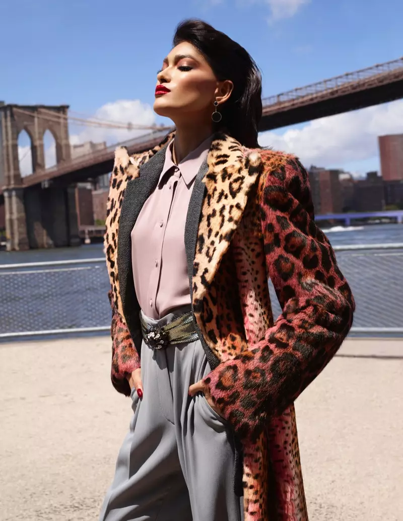 Pritika Swarup viste el estilo Glam 80's para Harper's Bazaar Arabia