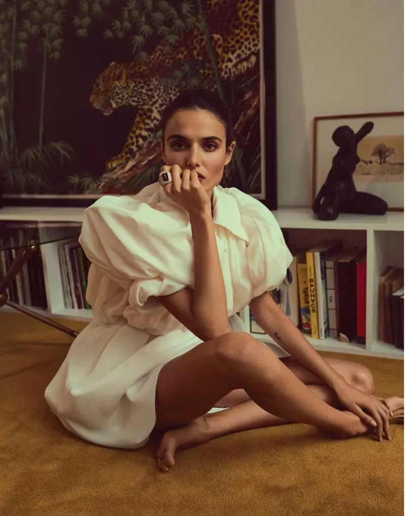 Blanca Padilla Memakai Fashion Mewah untuk Tatler Russia