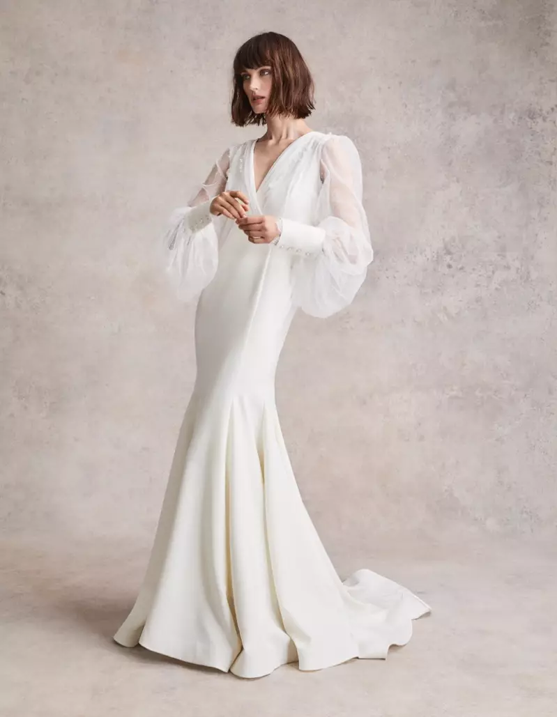 Sibui Nazarenko indossa abiti da sposa per Vogue Japan Wedding