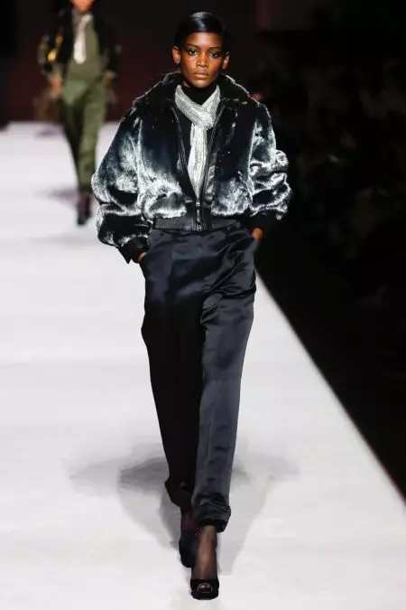 Tom Ford Exudes Elegance pikeun Fall 2019 Koléksi