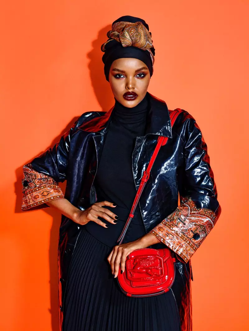 Halima Aden o etella pele lets'olo la Etro Pegasus Club.