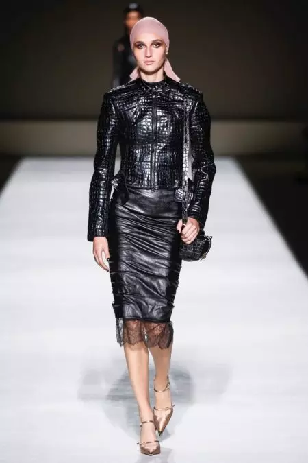 Tom Ford Fokus ing Sleek Shapes kanggo Spring 2019