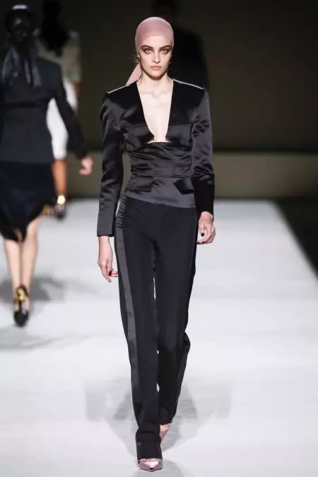 Nakatuon si Tom Ford sa Sleek Shapes para sa Spring 2019