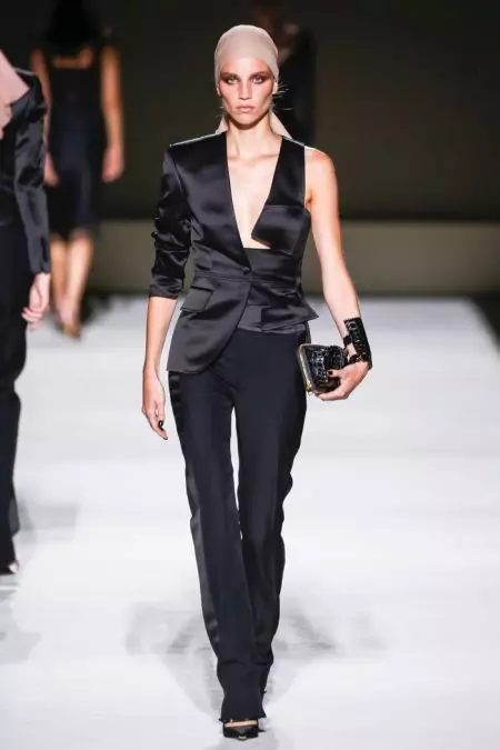 Tom Ford se concentra em formas elegantes para a primavera de 2019