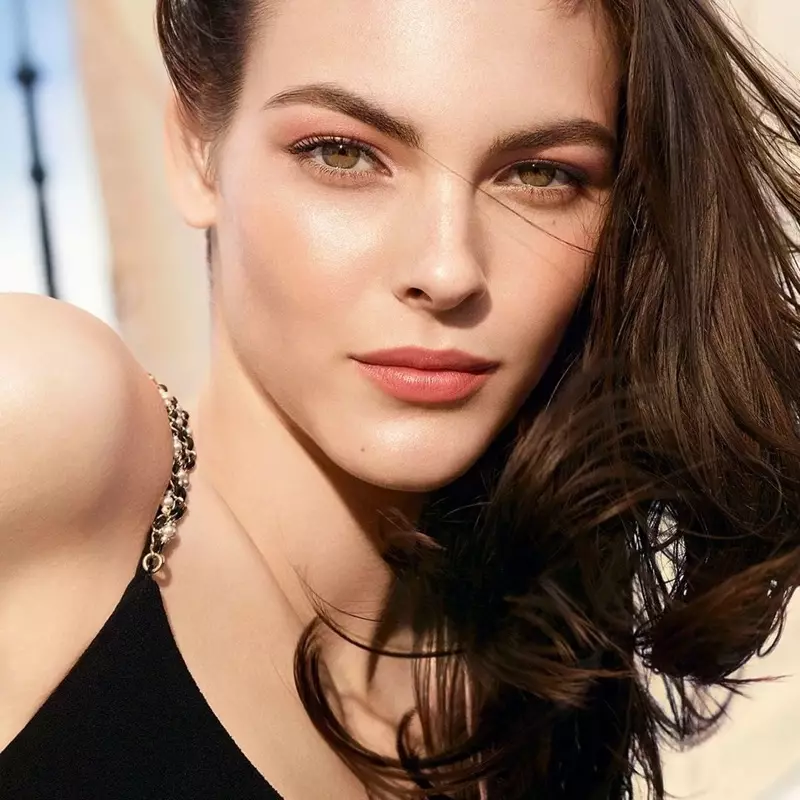 Кампанія Chanel Les Beiges Summer Glow 2020