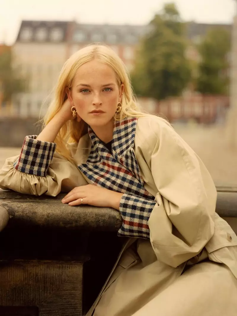 Jean Campbell posa en roupa de abrigo de outono para PORTER Edit