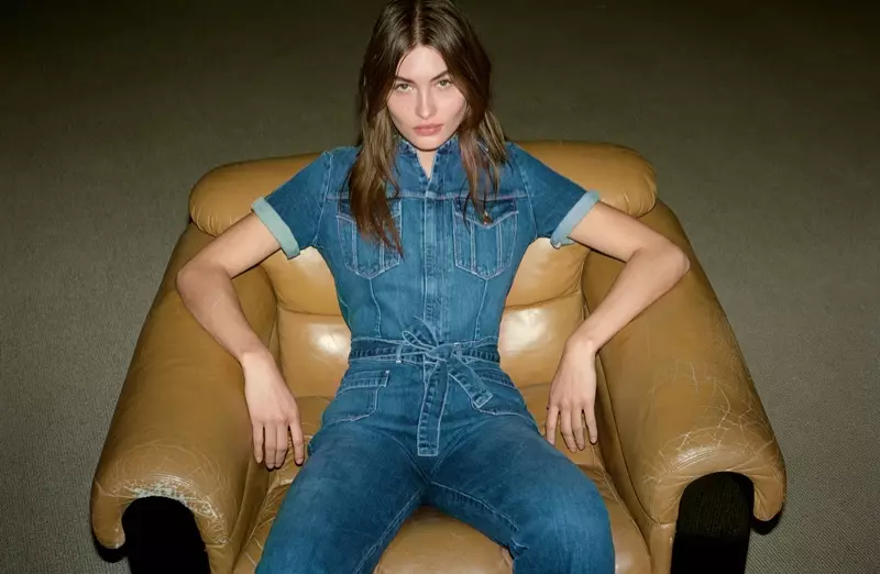 Grace Elizabeth dia mitafy akanjo denim amin'ny fampielezan-kevitra FRAME lohataona-fahavaratra 2020