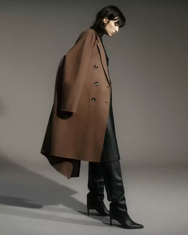 Massimo Dutti Artisanal Wool Coat ine Inner Waistcoat, Wool/Silk Turtleneck Sweater, Leather Bermuda Shorts, uye High-Heel Boots.