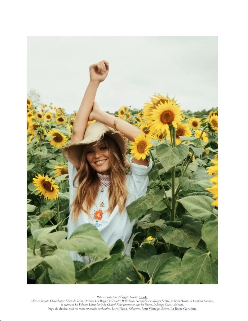 Anna Ewers Models Fashionable Farm Wa fun Vogue Paris