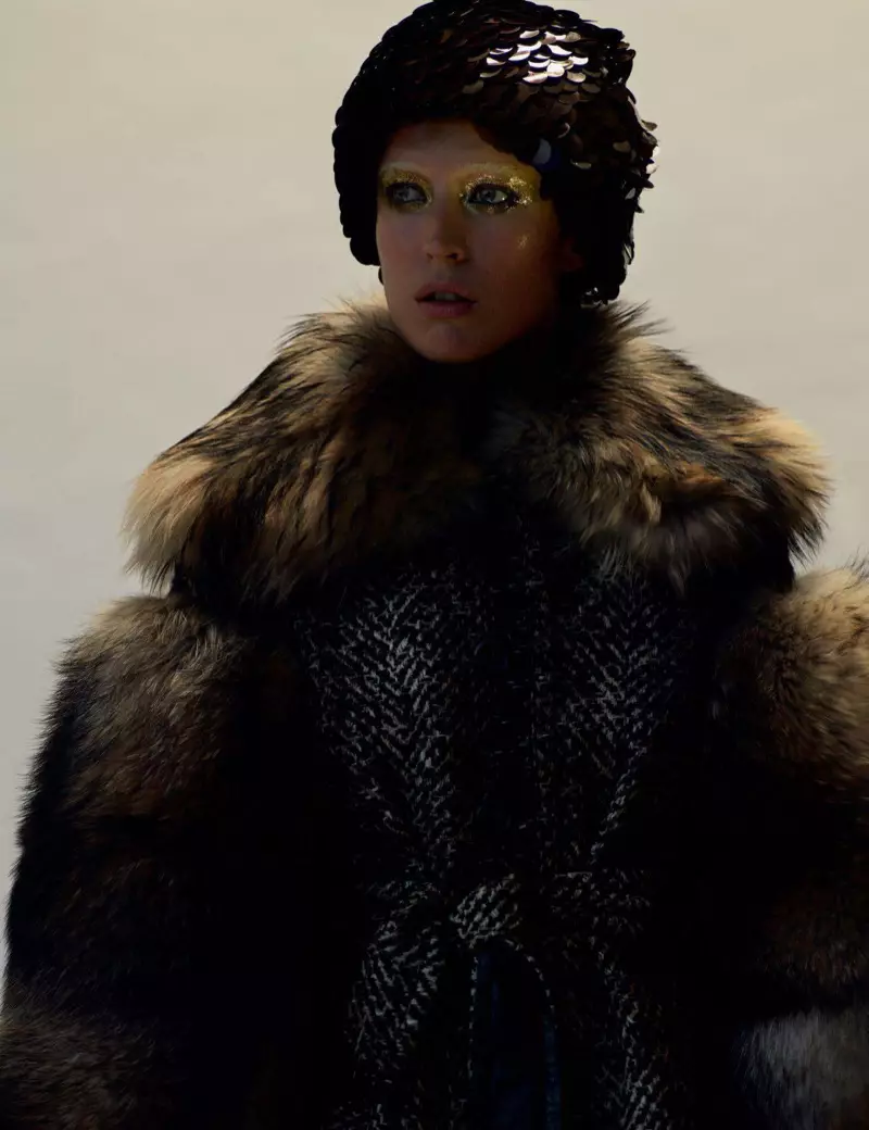 Raquel Zimmermann Transforms dina Koléksi Autumn pikeun Vogue Paris