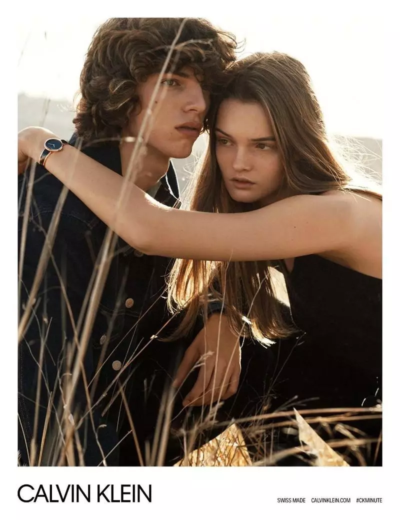 Usa ka imahe gikan sa Calvin Klein Watches spring 2018 nga kampanya sa advertising