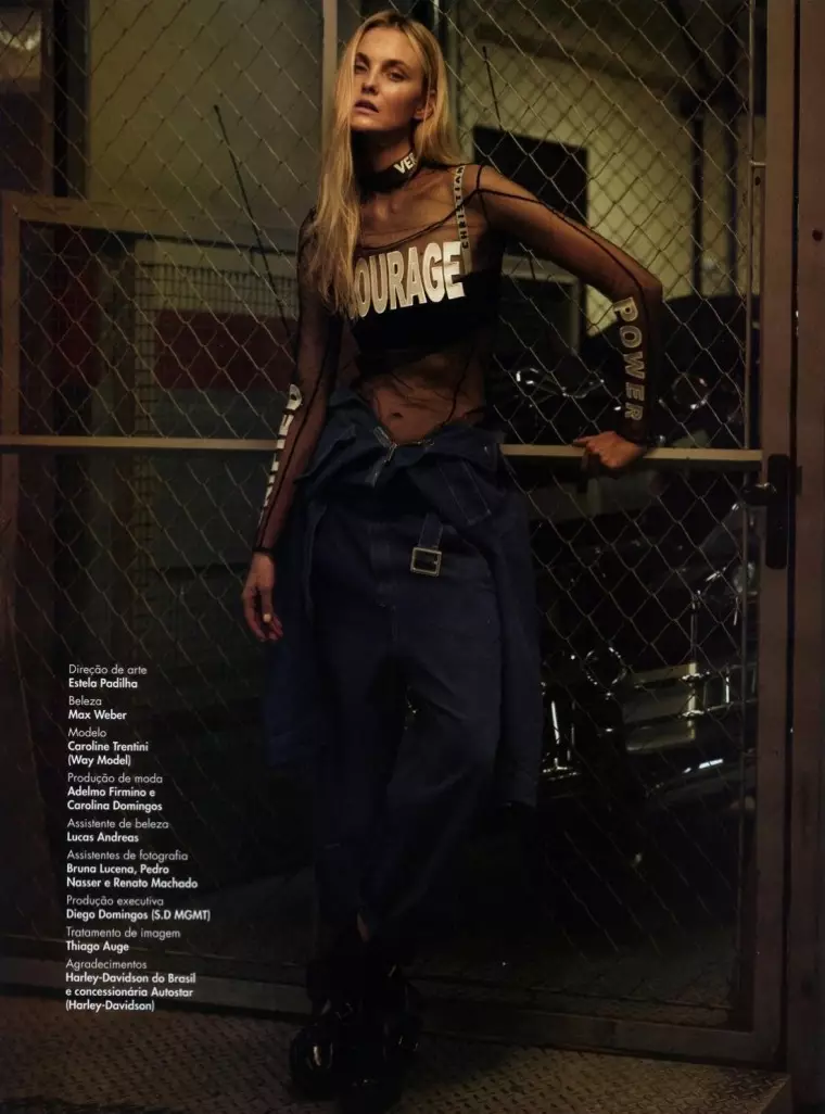 Caroline Trentini situr fyrir í Moto Glam leitar að L'Officiel Brazil