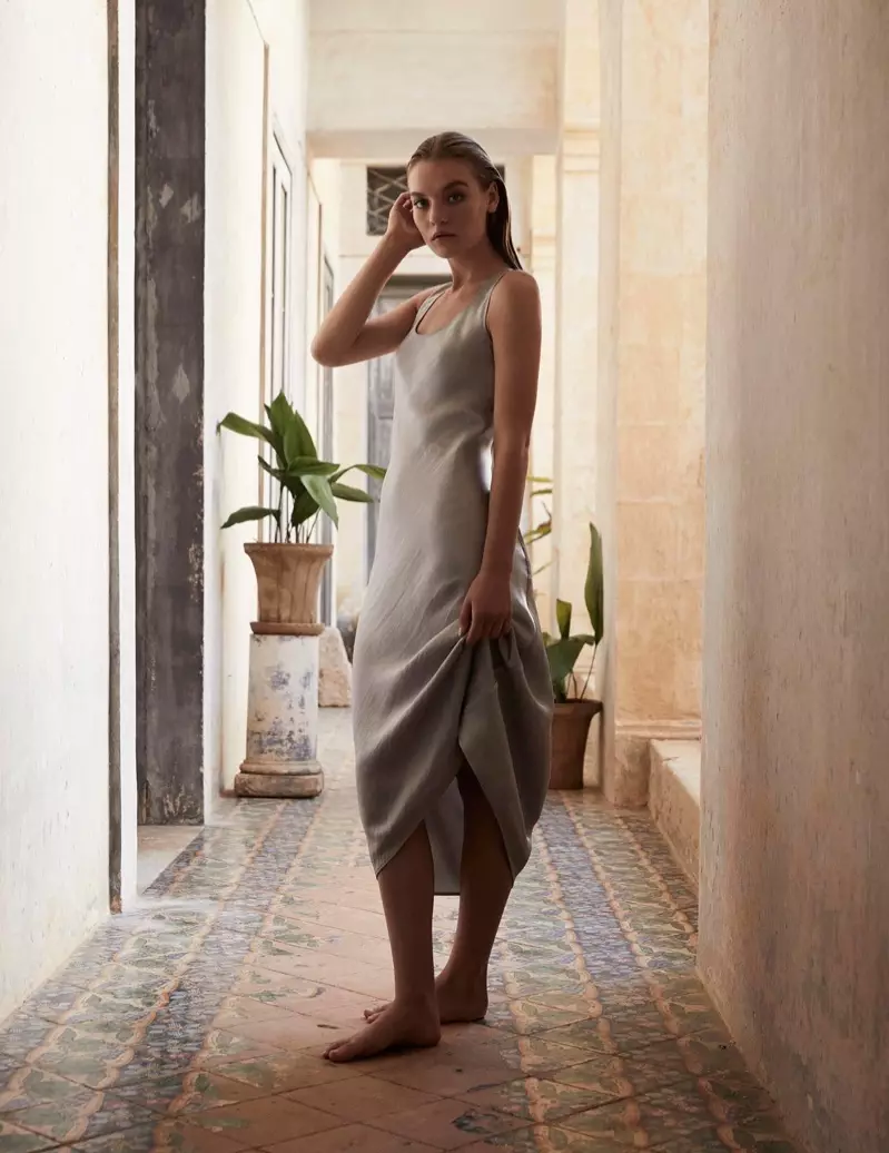 Max Mara Leisure heeft onderjurk in lookbook lente-zomer 2020