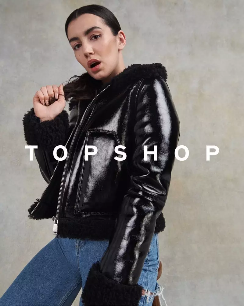 Әнші Грейси Topshop Christmas 2020 науқанында суретке түсті.