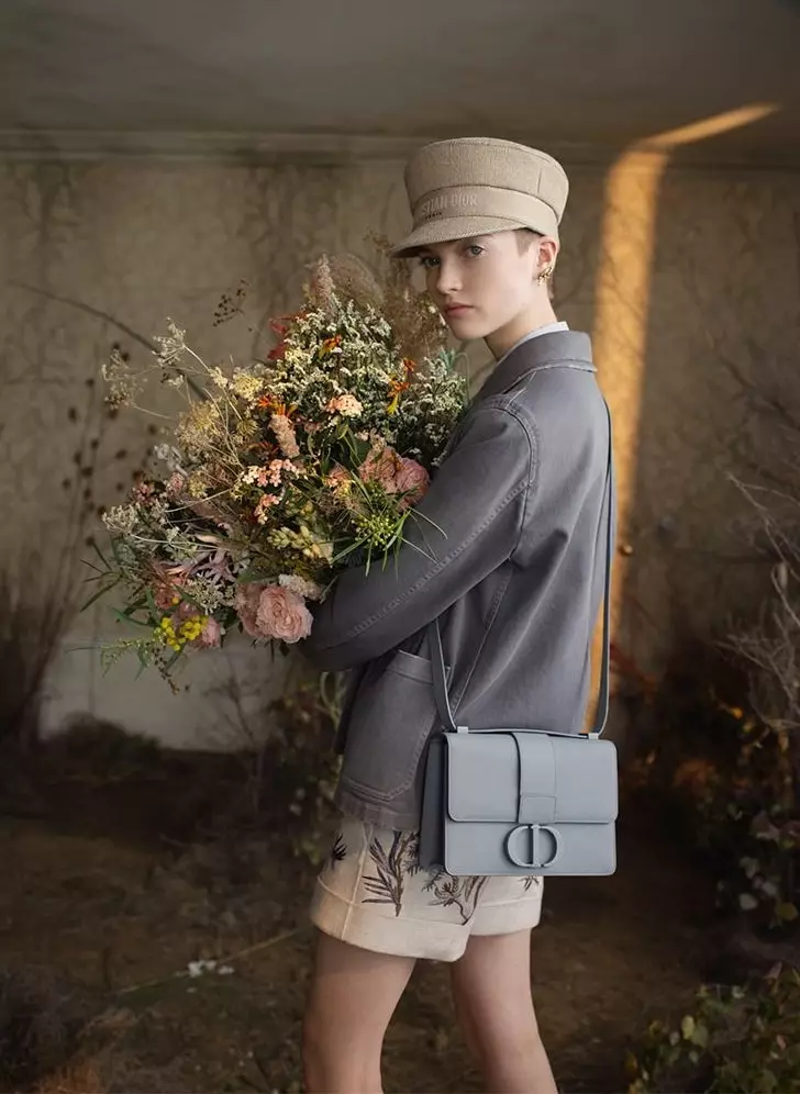 Ruth Bell a Dior Nature in Bloom kampányában áll 2020 nyarán