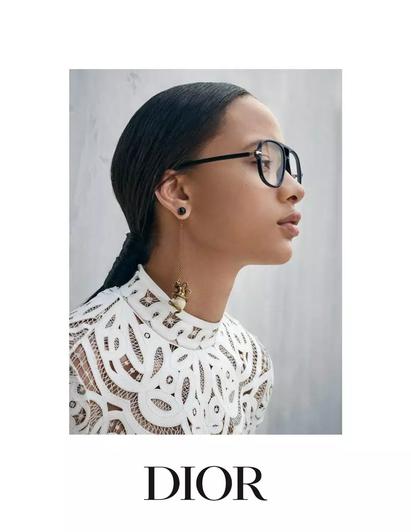 Selena Forrest ĉefrolas en Dior Eyewear-krozado 2019-kampanjo