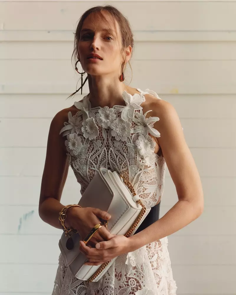 Jamie Hawkesworth fotografou a campaña primavera-verán 2020 de Alexander McQueen