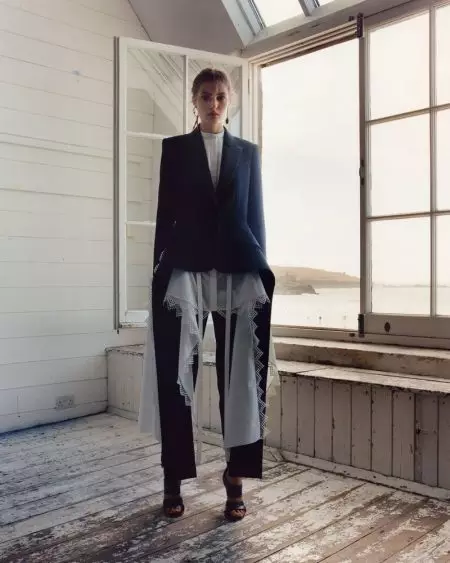 Vivien, Felice ug Imaan Go Seaside sa Alexander McQueen Spring 2020 Campaign