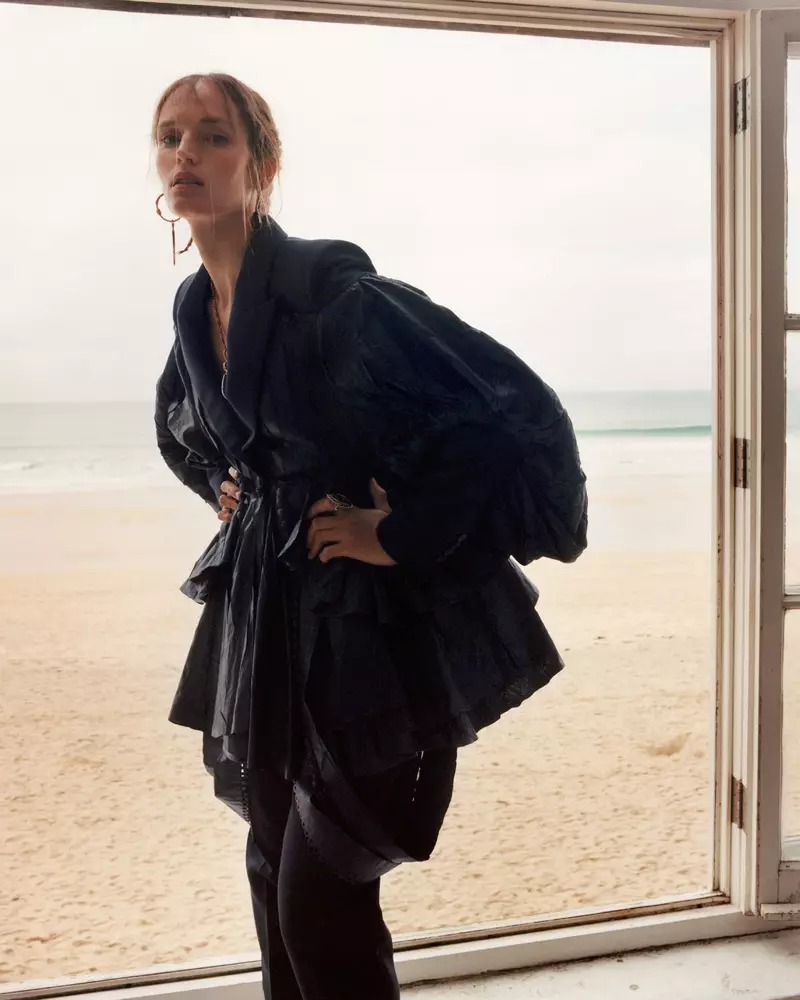 Vivien Solari pour la campagne printemps-été 2020 d'Alexander McQueen