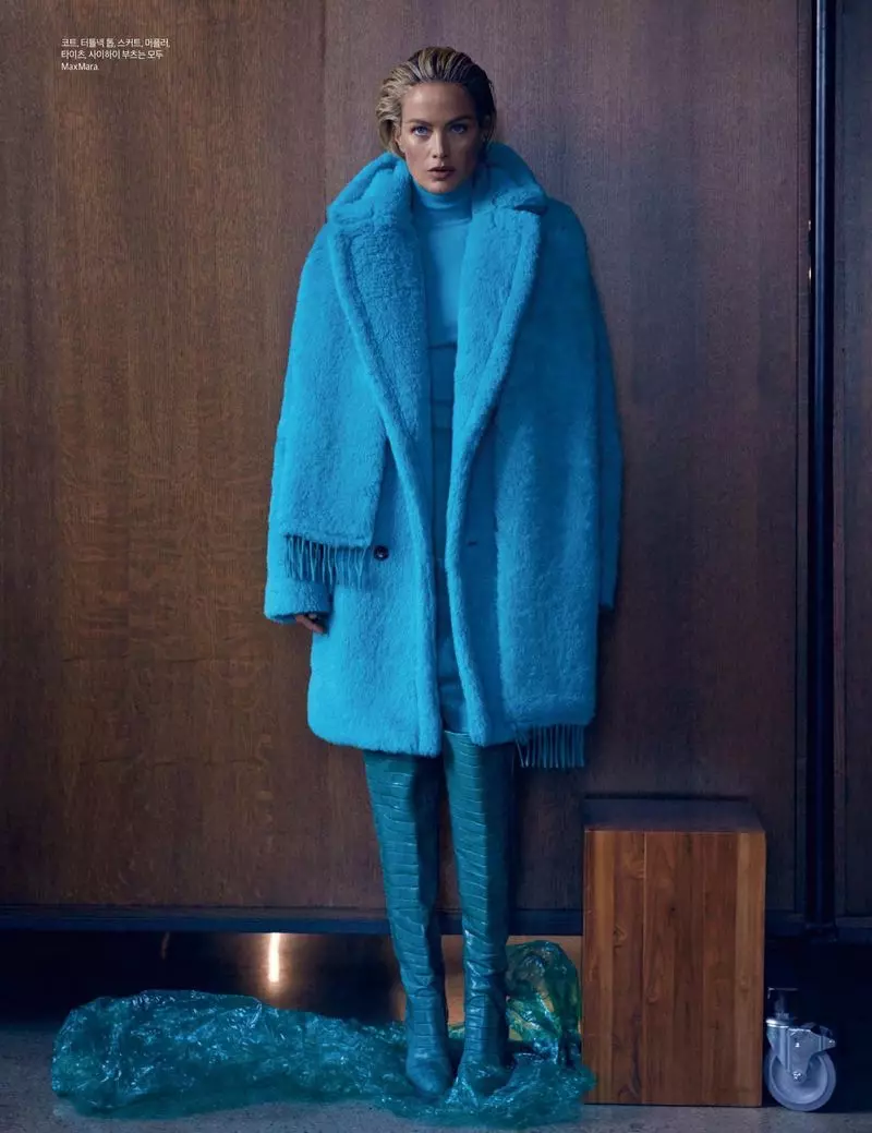 Charms Carolyn Murphy ing Max Mara kanggo Harper's Bazaar Korea