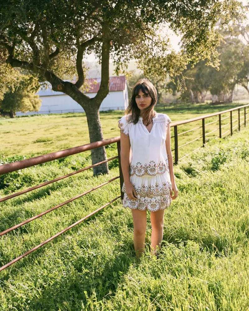 Alyssa Miller pózuje v sprievodcovi štýlom pikniku Anthropologie. Foto: Graham Dunn