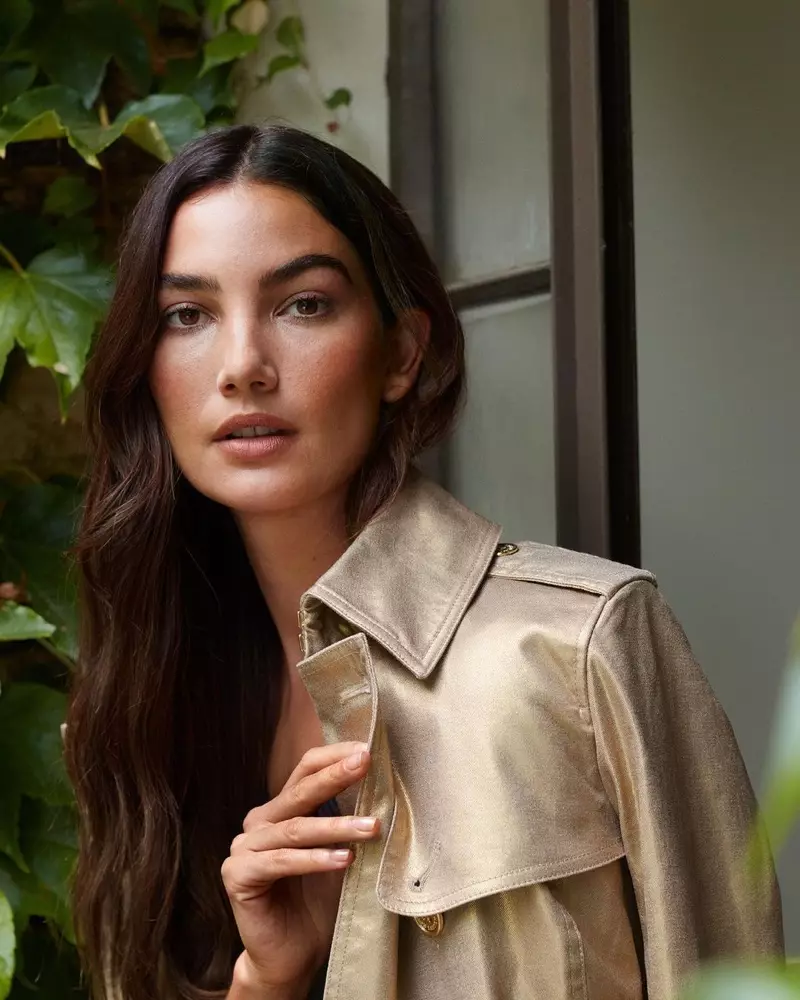 Lauren Ralph Lauren nyorot jaket emas saka koleksi Holiday 2020.